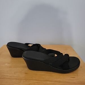 Sketchers Luxe Foam Cali Comfort.